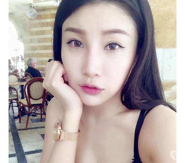 Jolie beauté asiatique à Angers